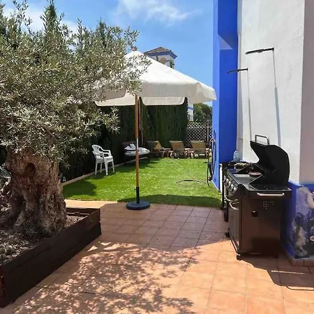 Con Piscina Privada, Parking Y Zona Bbq Holiday home *