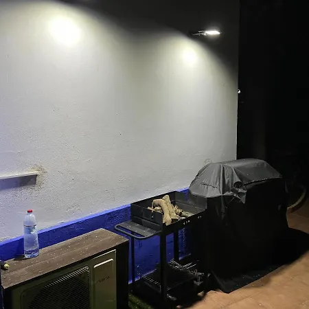 Con Piscina Privada, Parking Y Zona Bbq 別荘