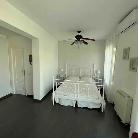 Con Piscina Privada, Parking Y Zona Bbq Holiday home
